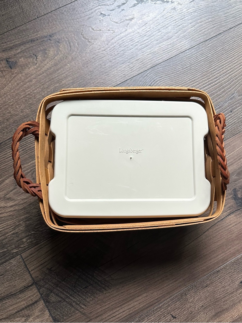 Longaberger Small Serving Solutions Basket
(2008)